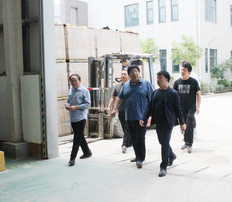 客戶對(duì)科威耐材回轉(zhuǎn)窯用耐火磚非常滿意